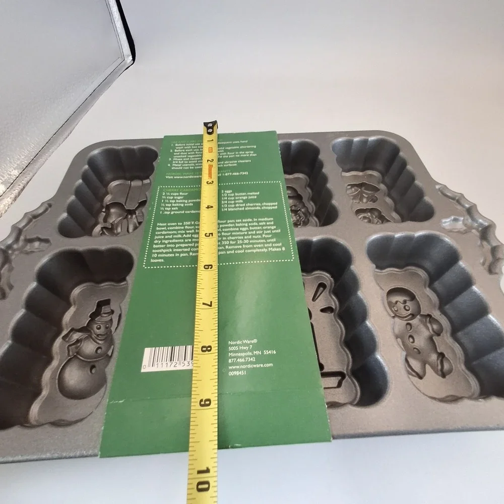 Nordic Ware Holiday Mini Loaf Baking Pan Cast Aluminum 6 Cup Nonstick Christmas